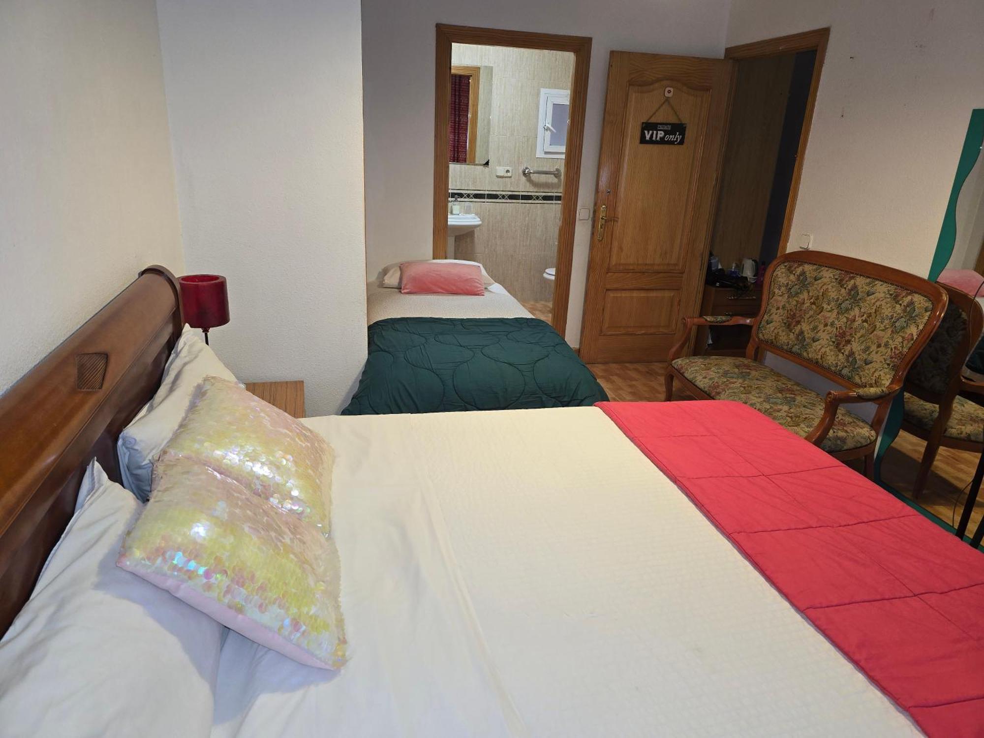 Acogedoras Habitaciones En Madrid Buitenkant foto